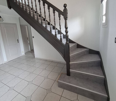 Réalisation d'un habillage d'escalier moderne style design